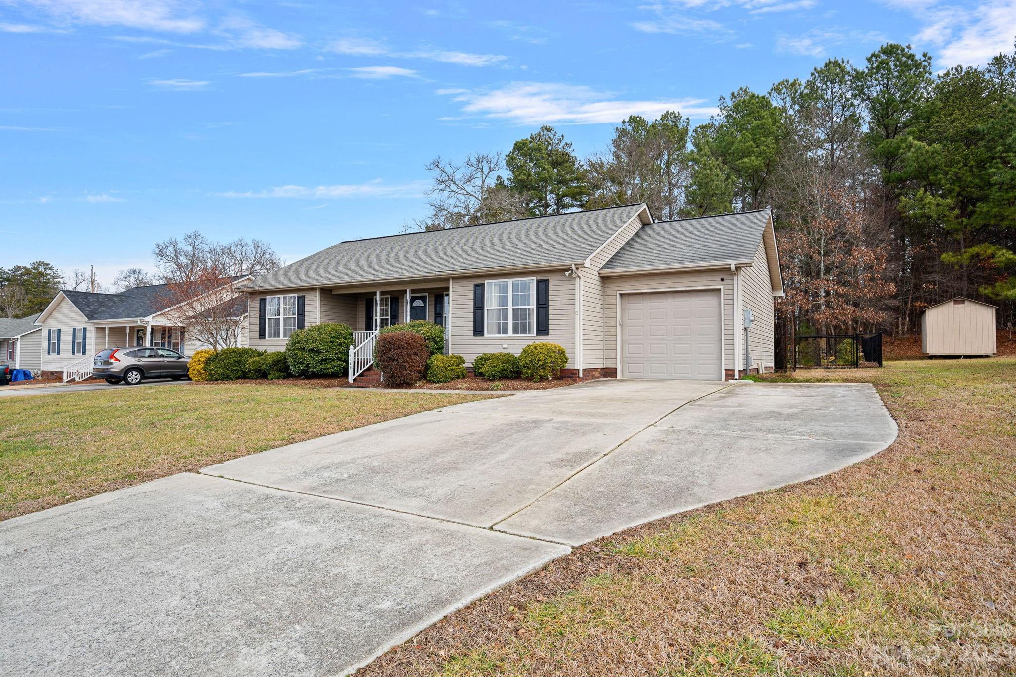 Raccoon Hollow - Residential