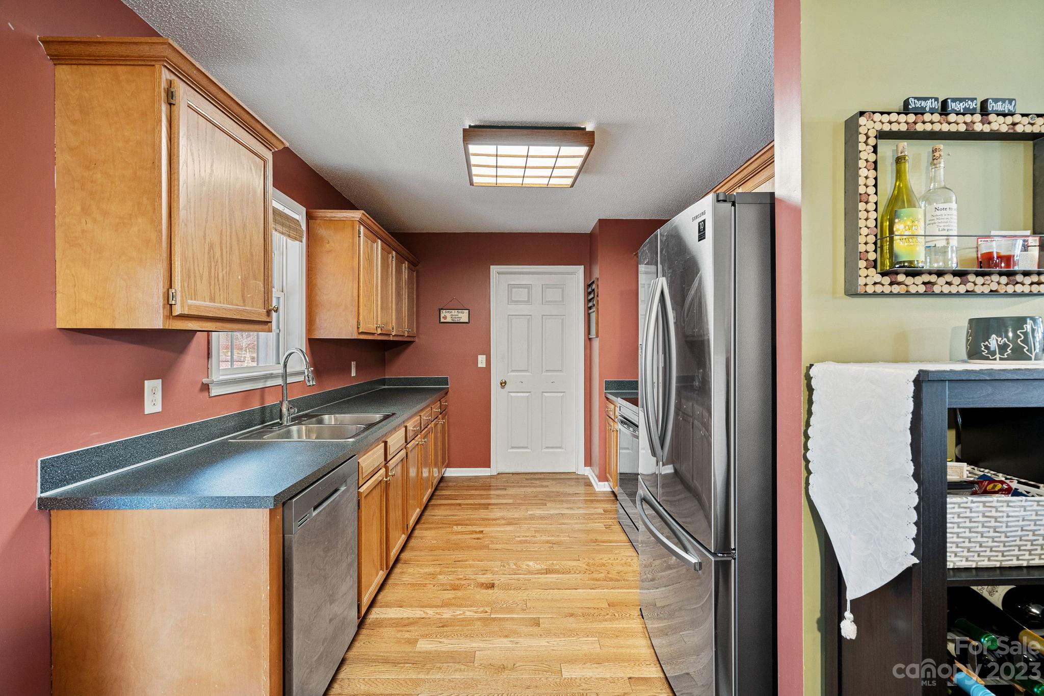 Raccoon Hollow - Residential