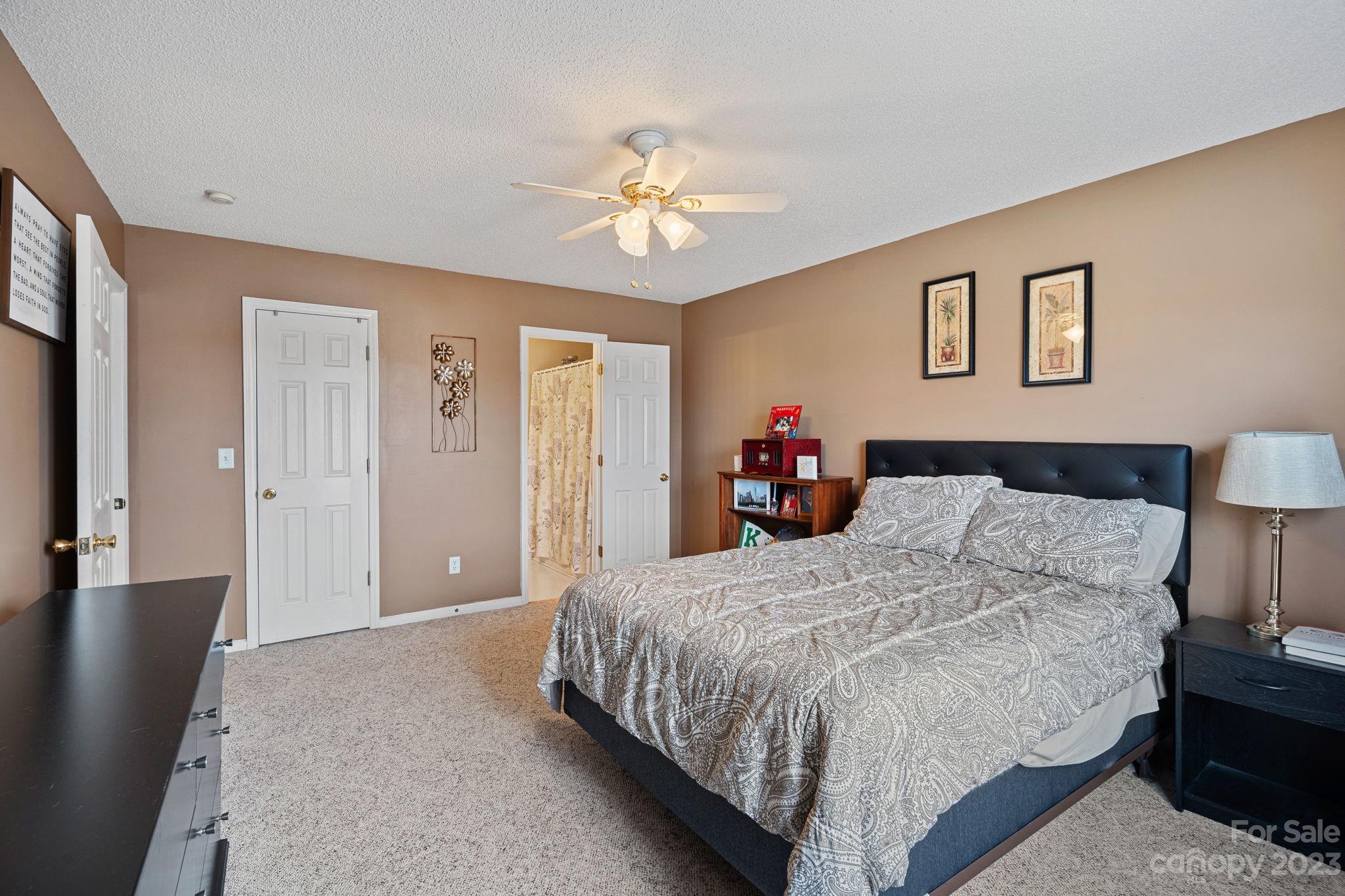 Raccoon Hollow - Residential