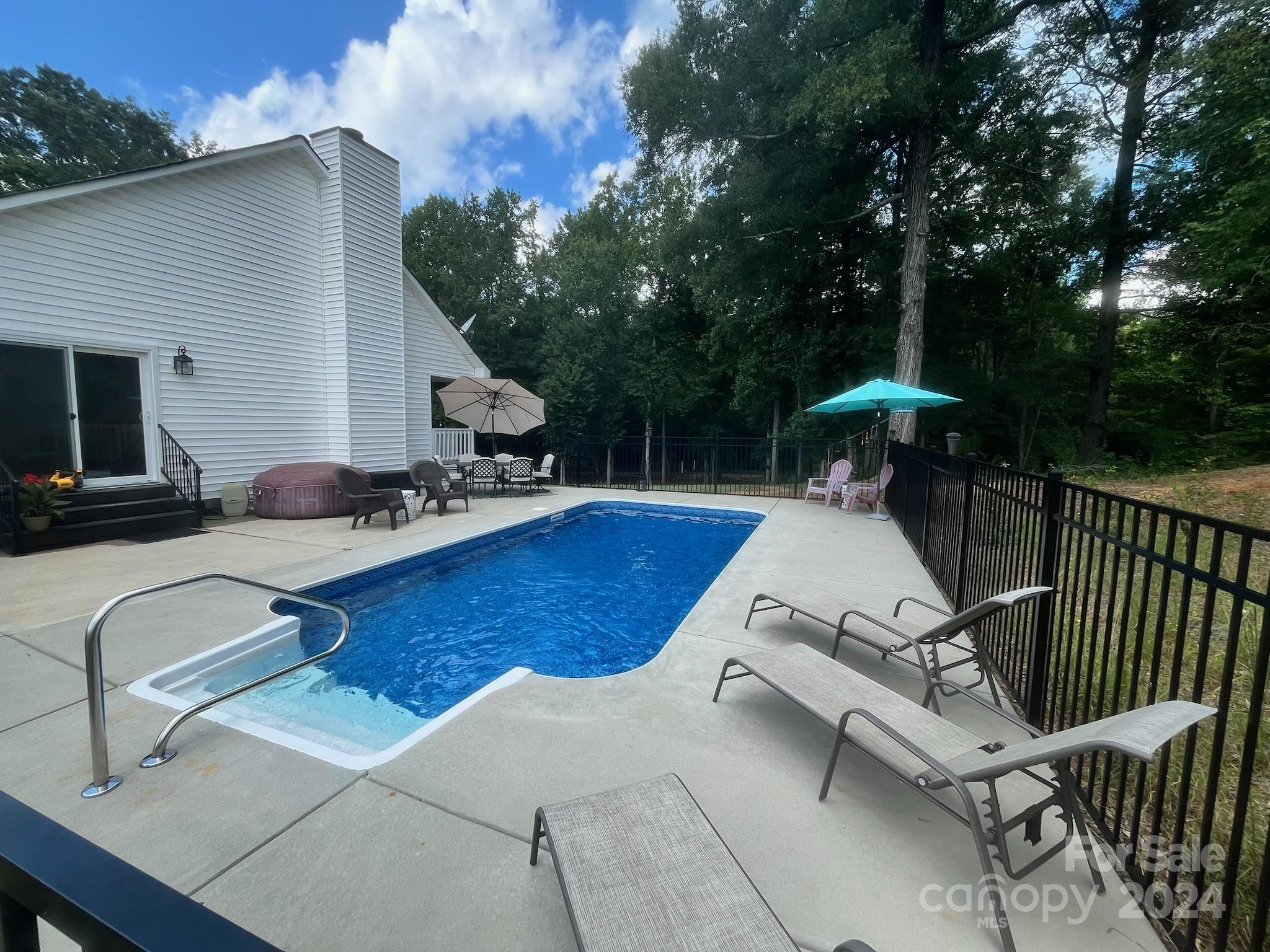 Woodland Hills - Residential