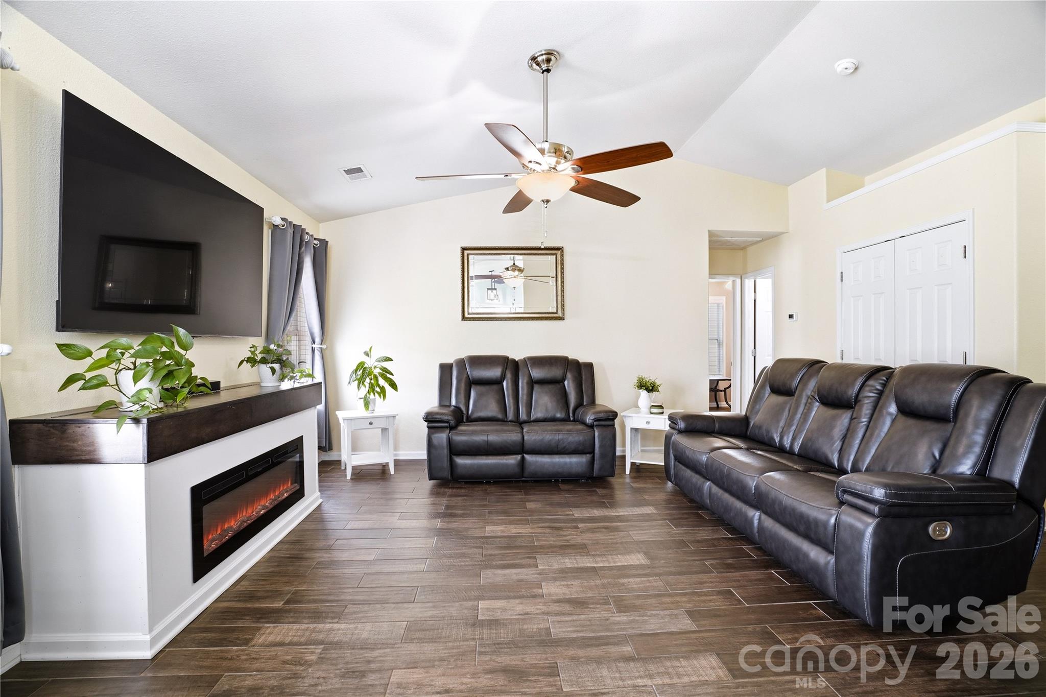 6714 Wicked Oak Lane