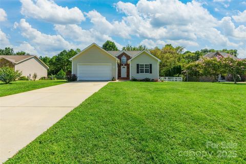 Photo of 235 Kendra Drive, Mooresville, NC 28117 (MLS # 4298184)