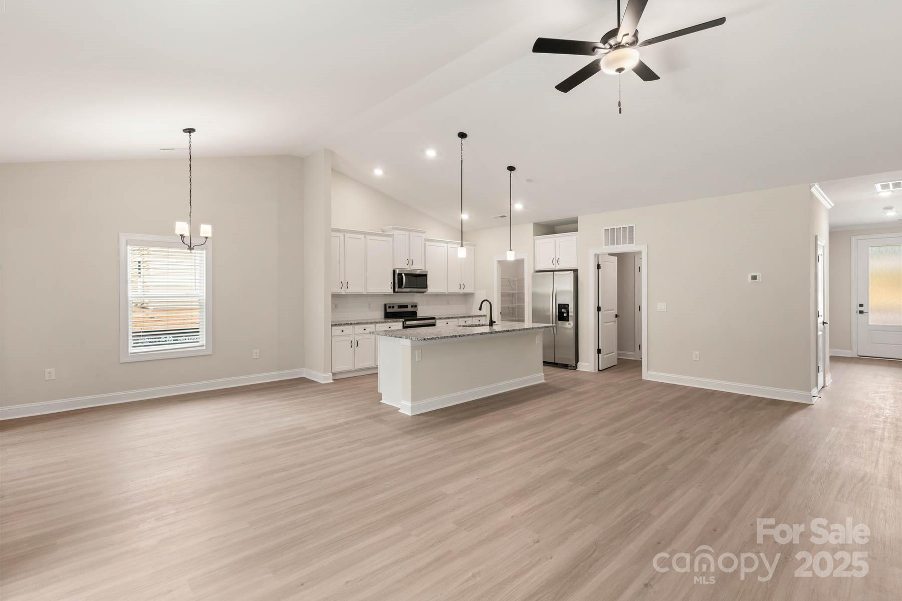3512 Narrow Lane