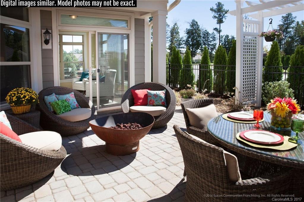 The Courtyards On Lake Norman - Residential