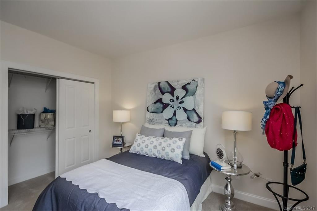 The Courtyards On Lake Norman - Residential