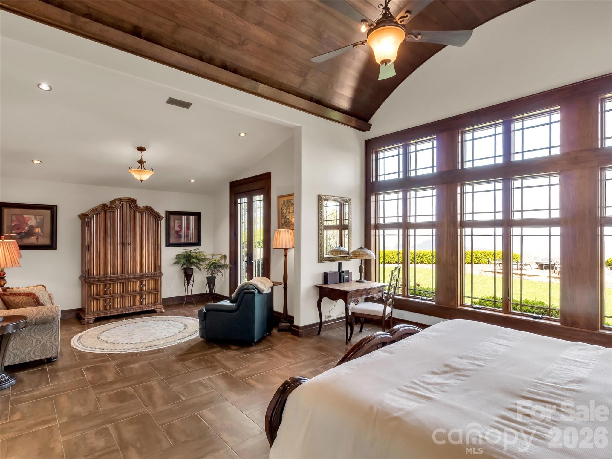 SANCTUARY COVE - Residential
