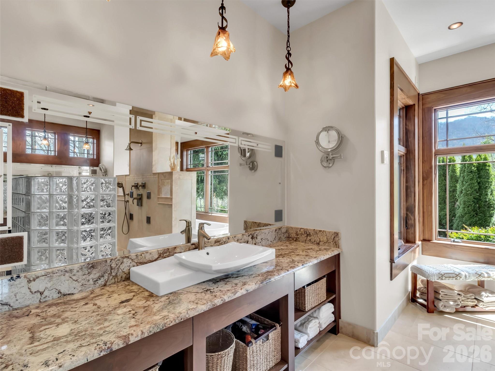 SANCTUARY COVE - Residential