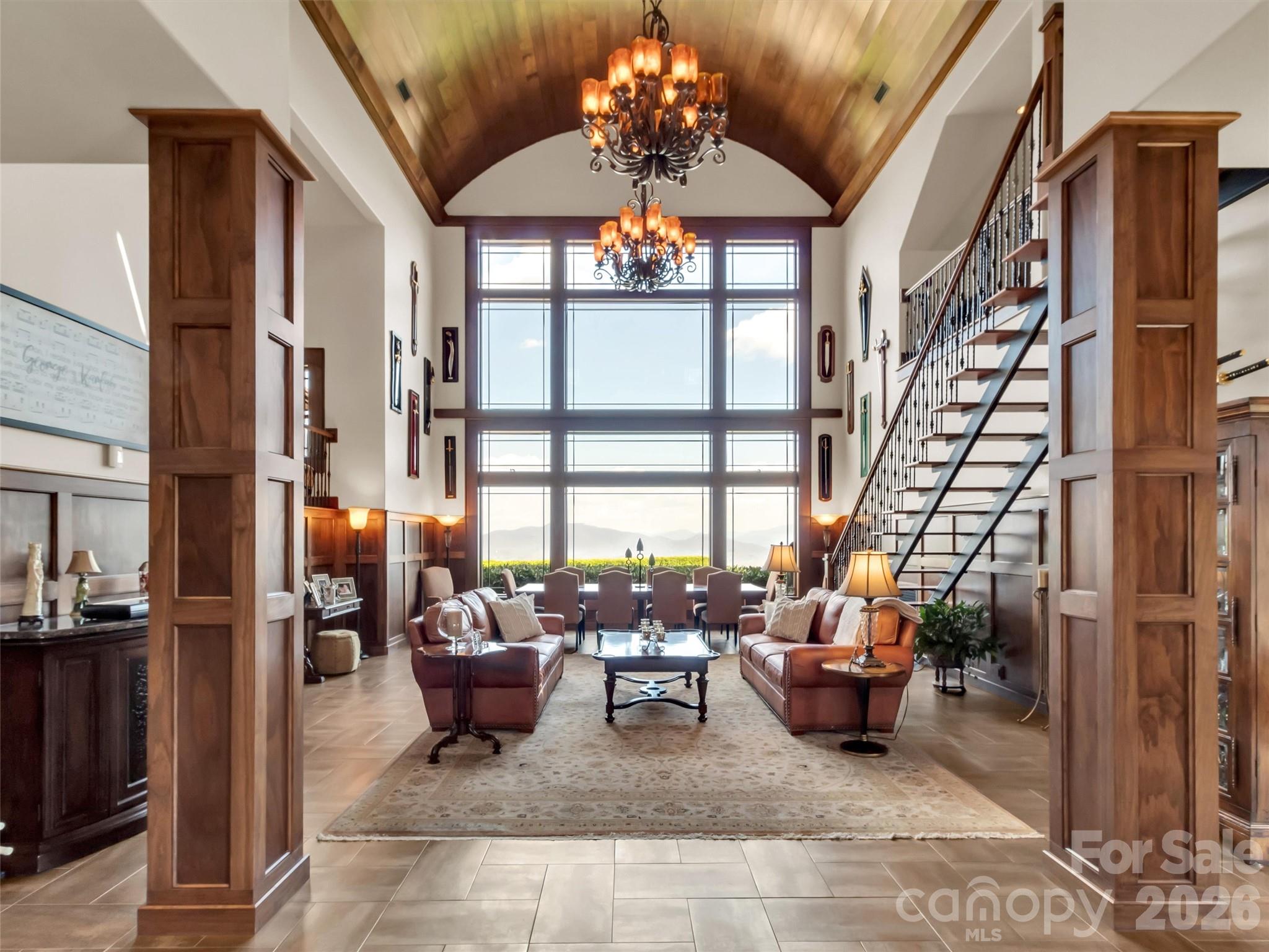 SANCTUARY COVE - Residential