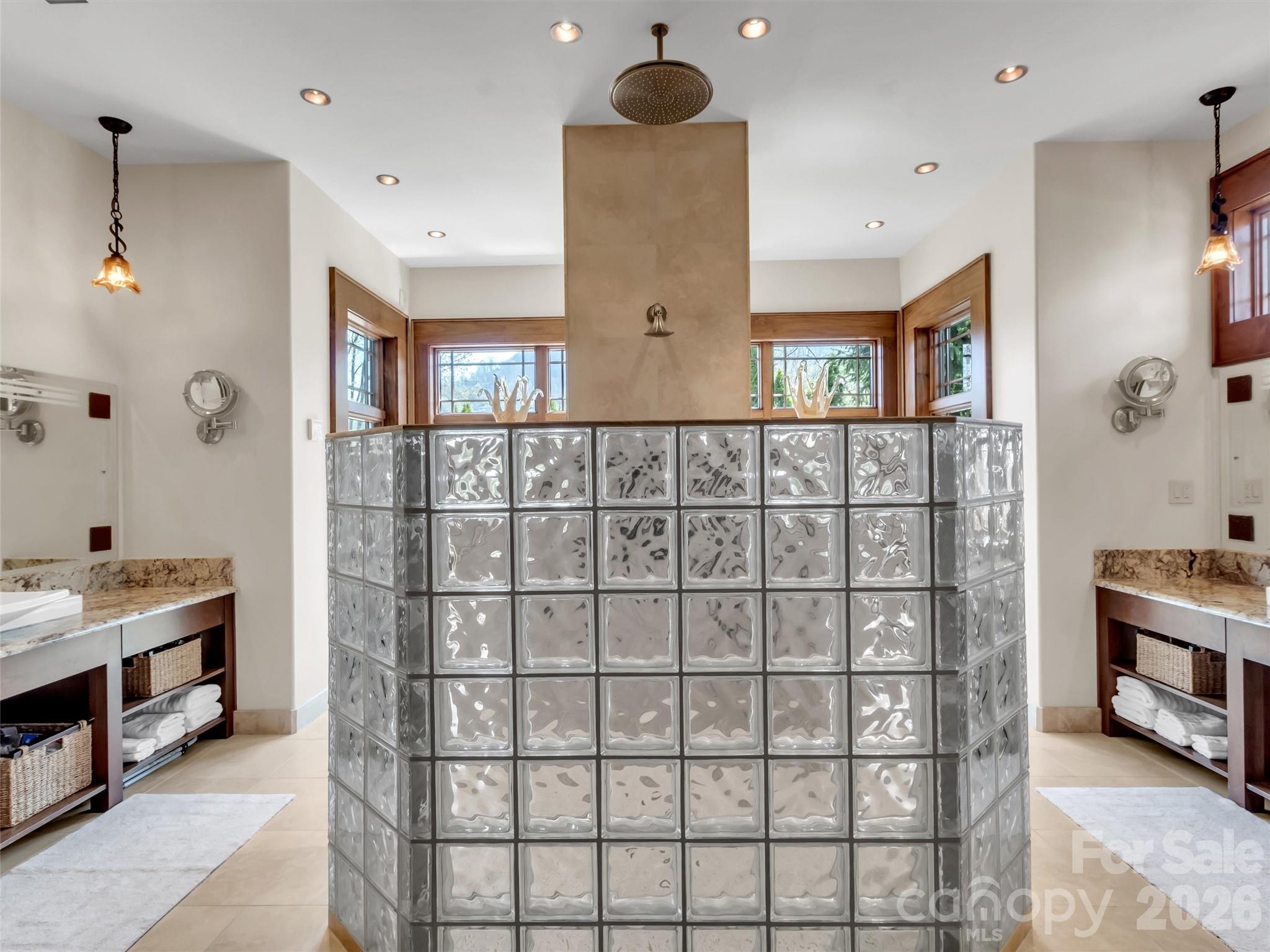 SANCTUARY COVE - Residential