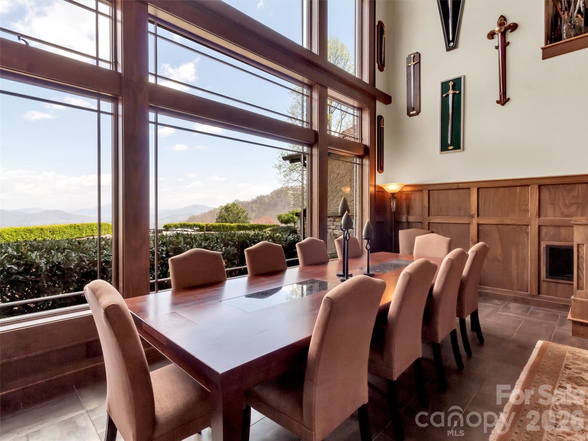 SANCTUARY COVE - Residential