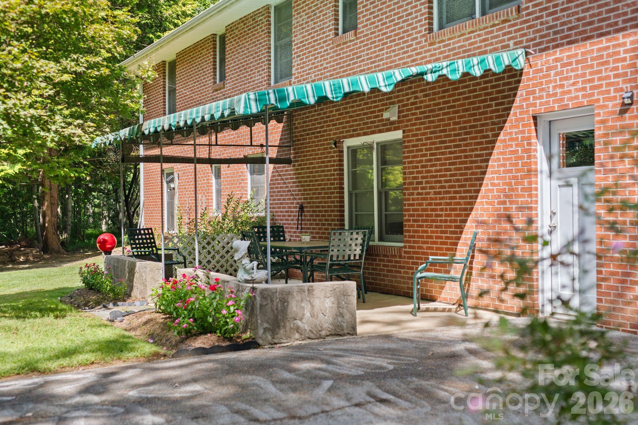 1450 Howard Gap Road