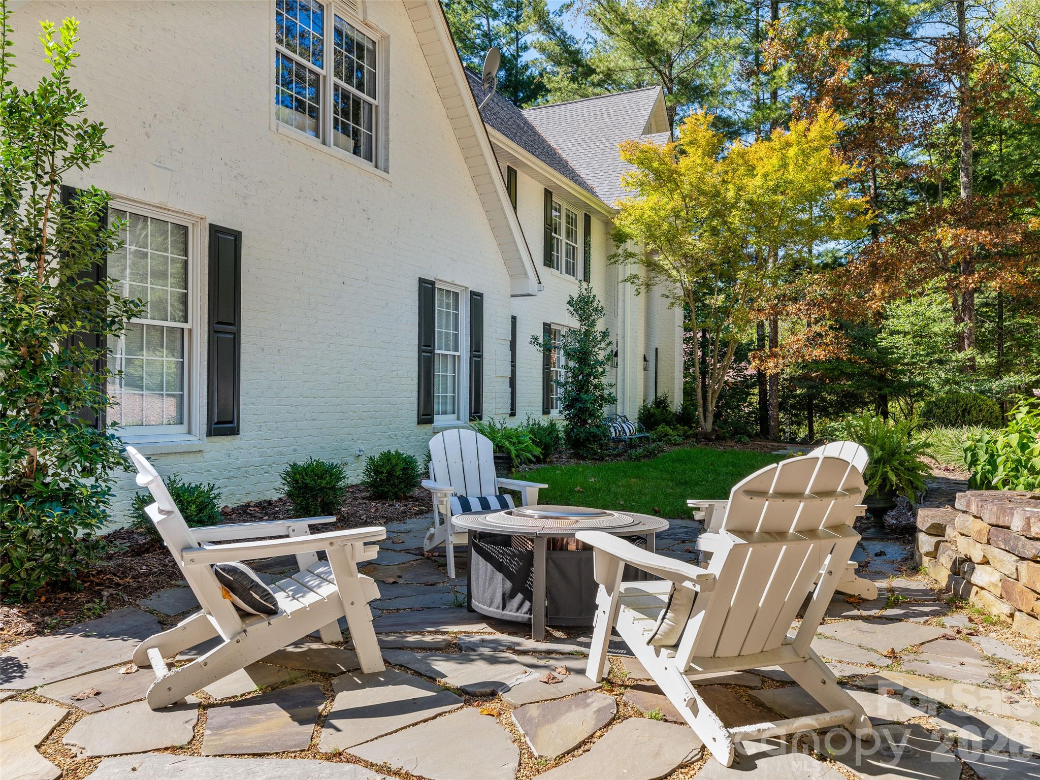 12 Dunnwoody Drive