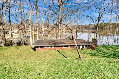 7262 Right Angle Street Sherrills Ford NC 28673