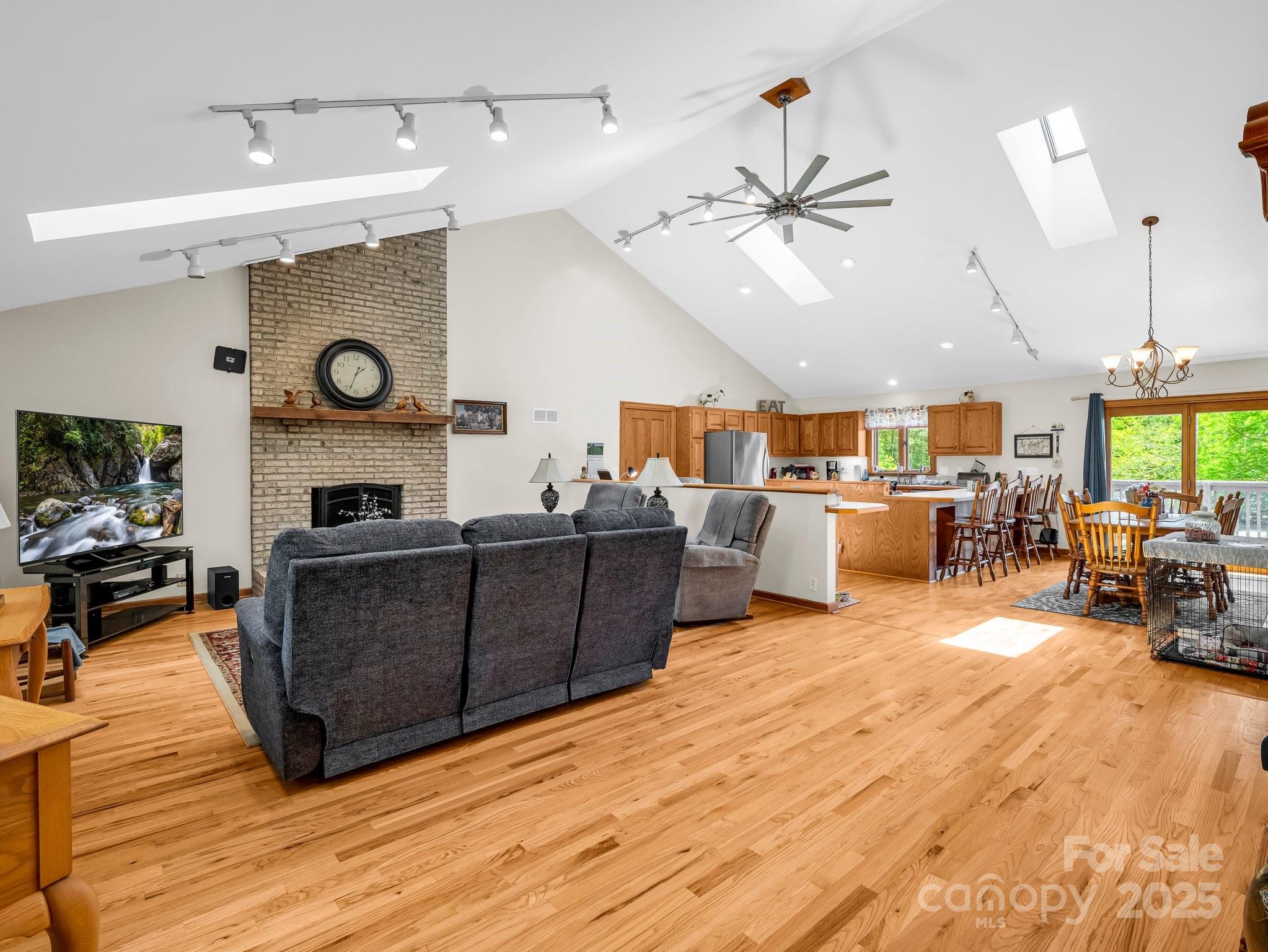 2251 Old Applewood Lane 9