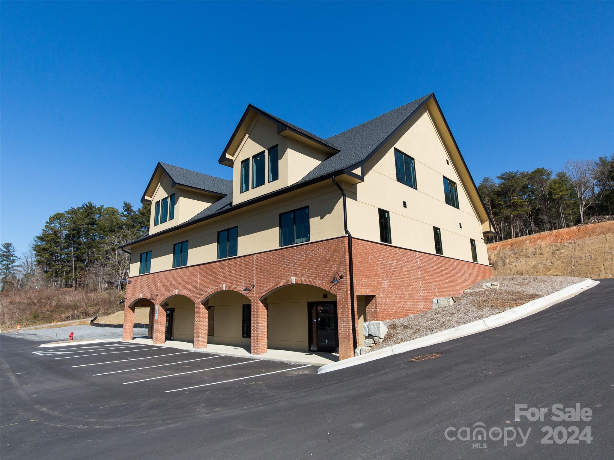 208 Charlotte Highway 100 & 101
