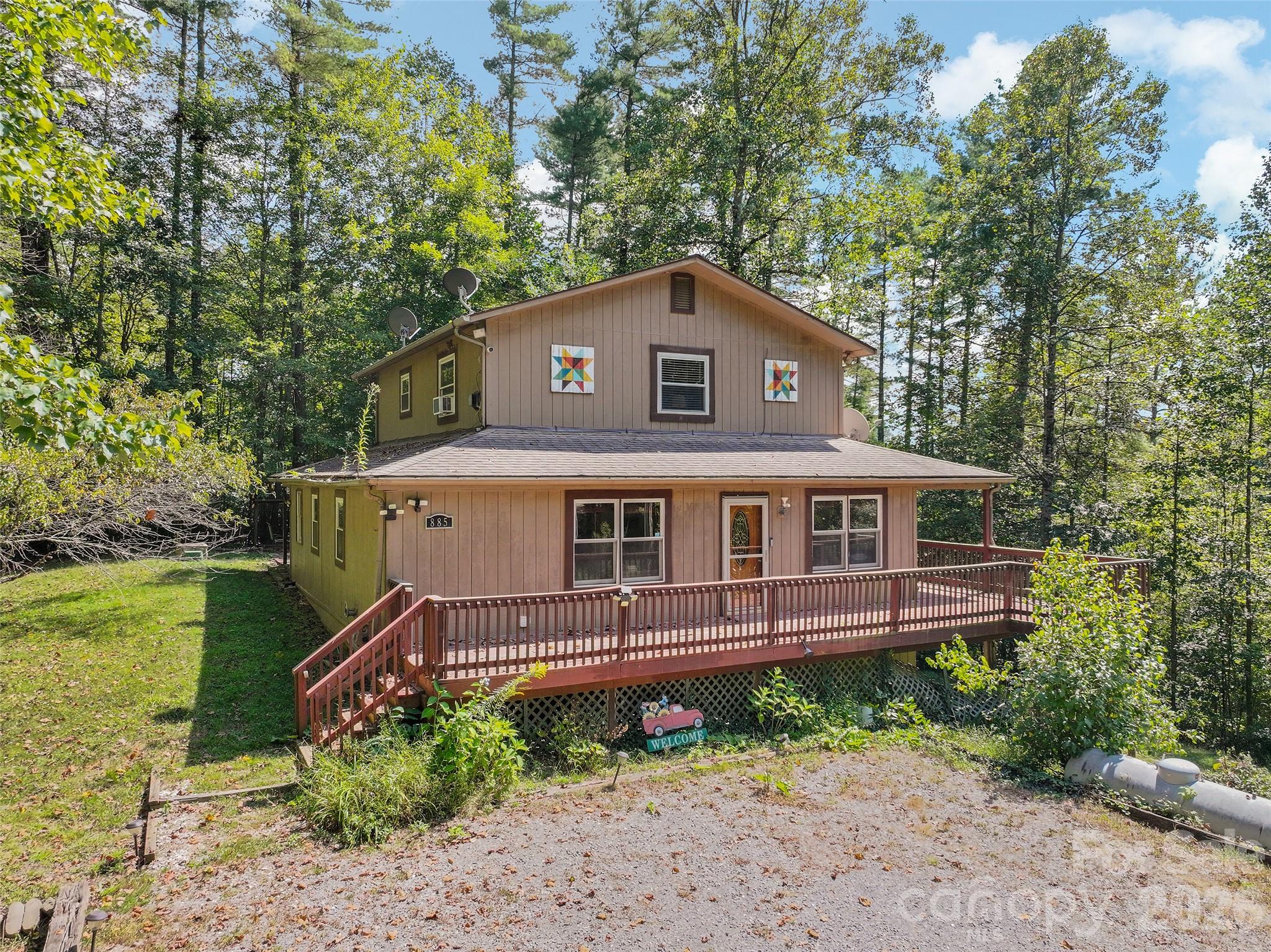 885 Rustic Heights Road