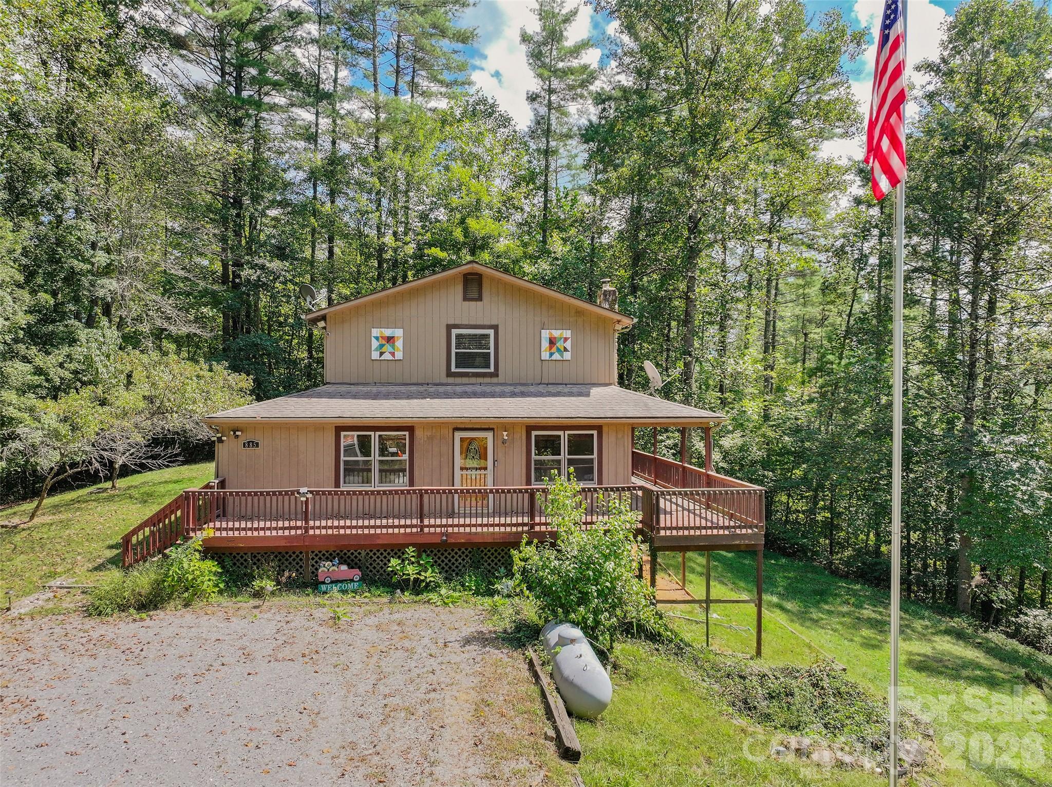 885 Rustic Heights Road