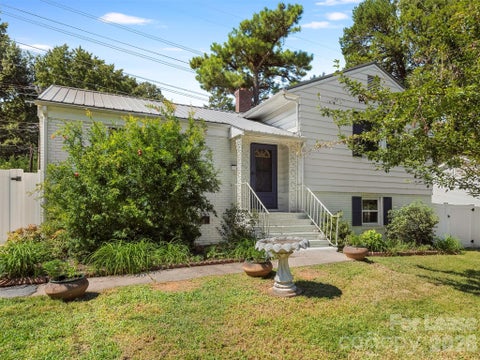 Photo of 5208 Furman Place, Charlotte, NC 28210 (MLS # 4423380)