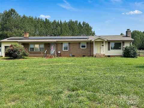 305 Rockdale Road Lawndale NC 28090