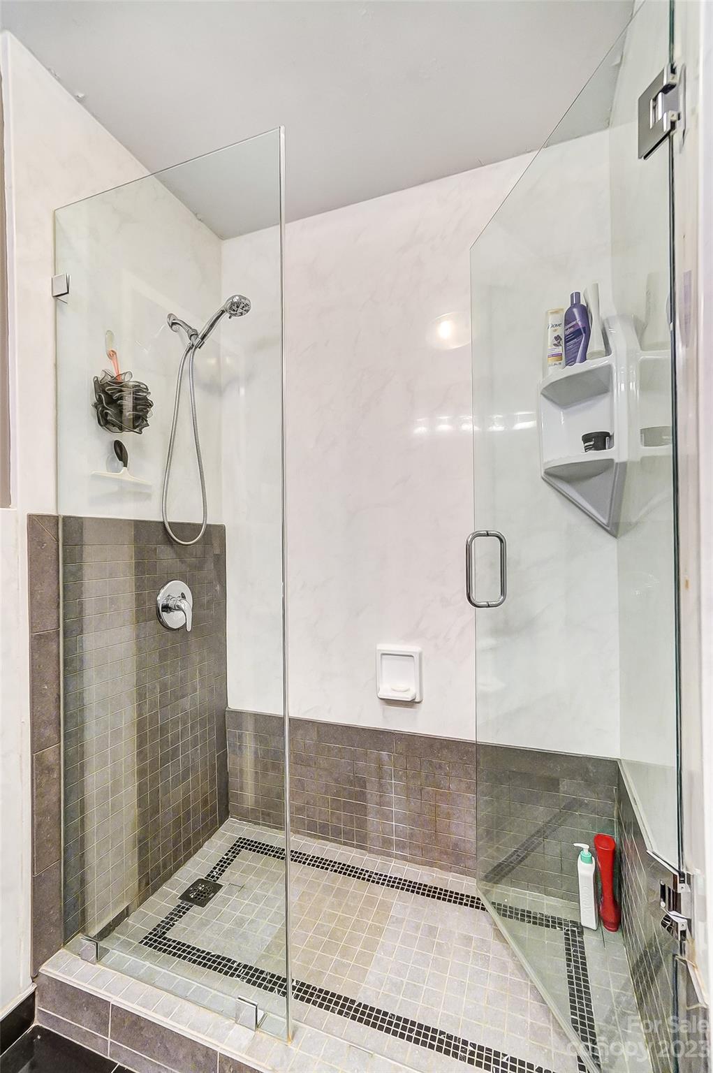 Queens Towers - Residential