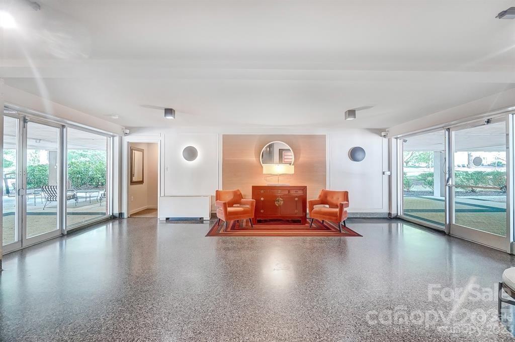 Queens Towers - Residential