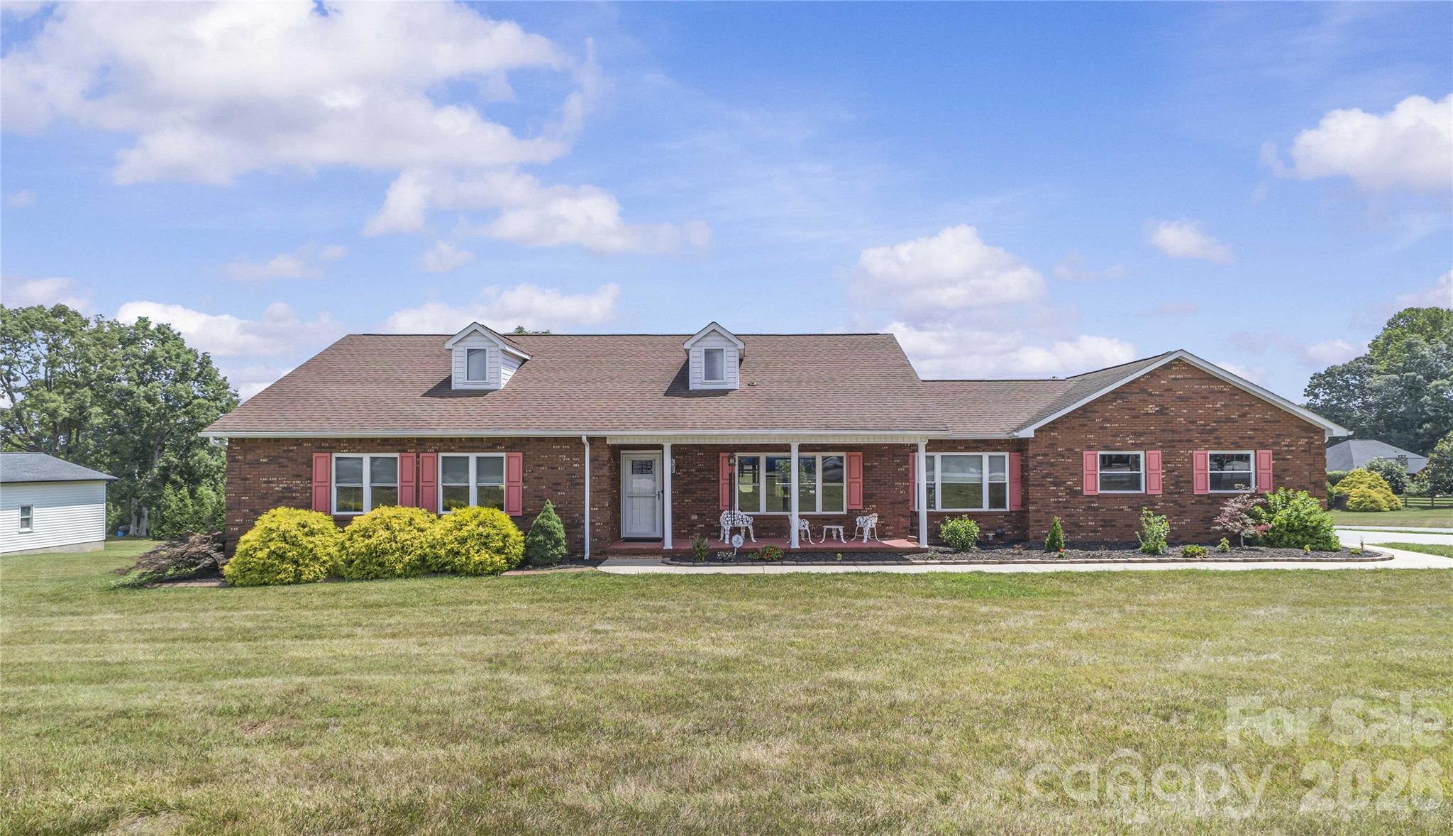 107 Twin Lakes Drive