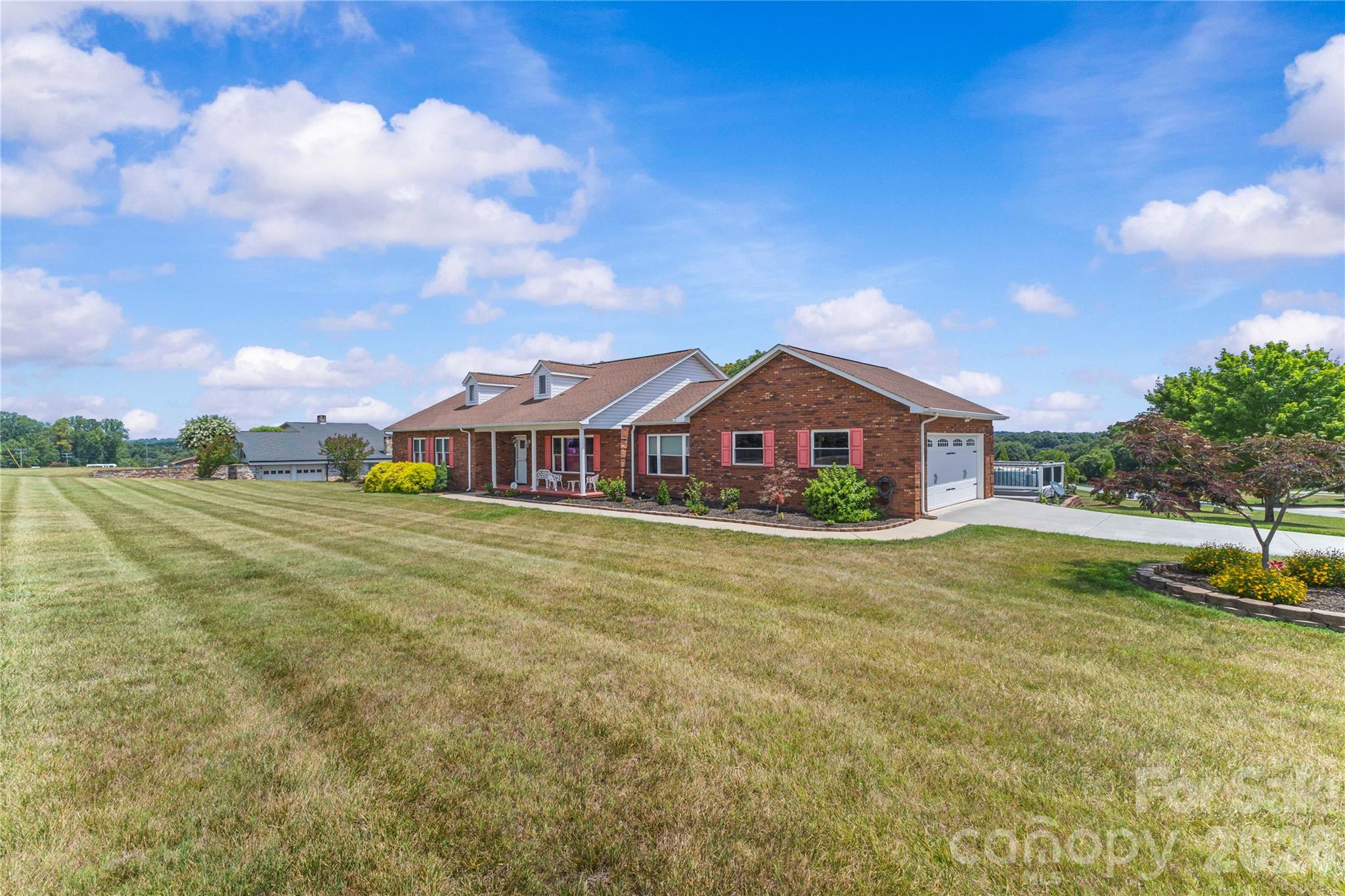 107 Twin Lakes Drive