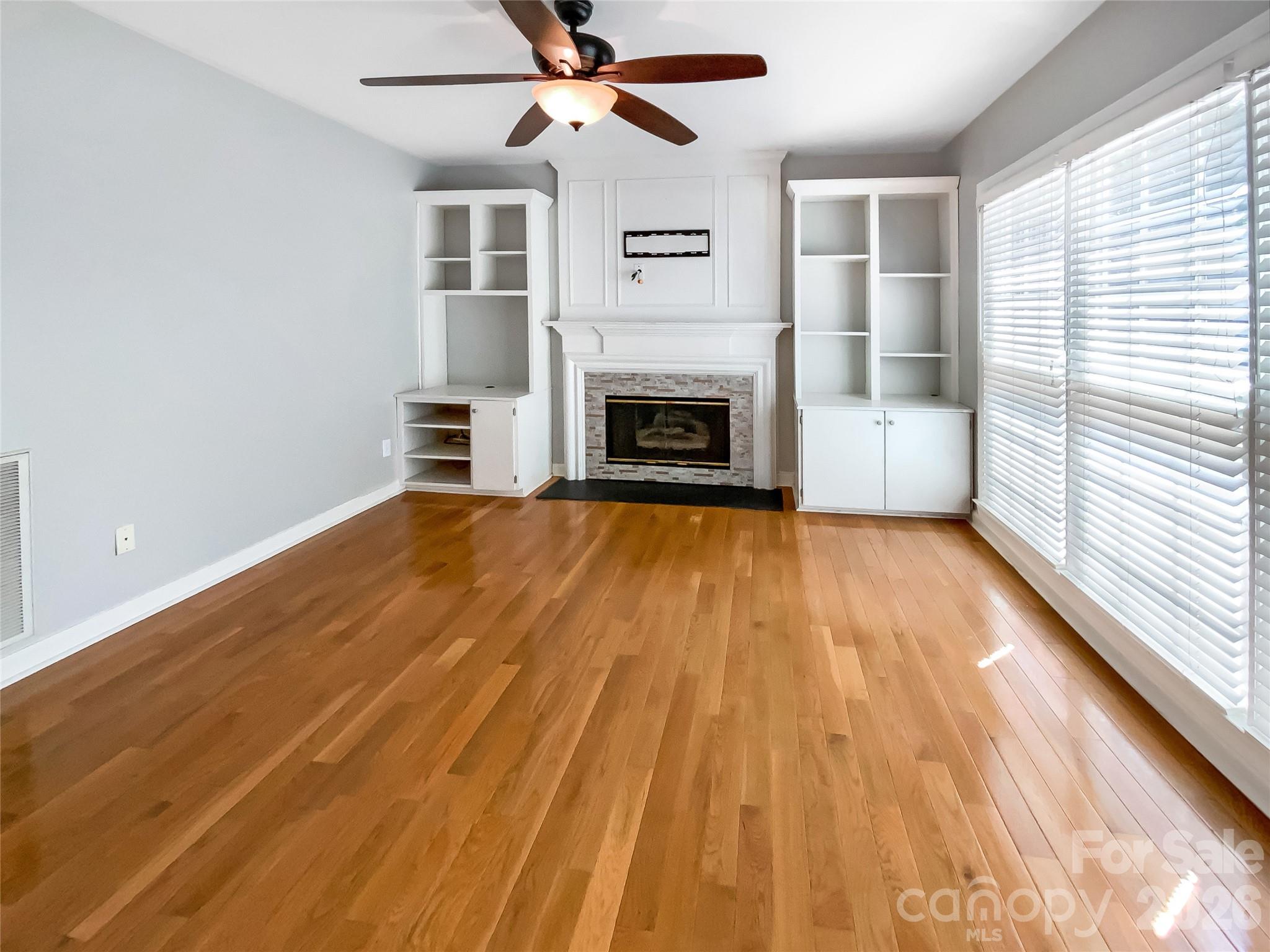 8806 Glenside Street