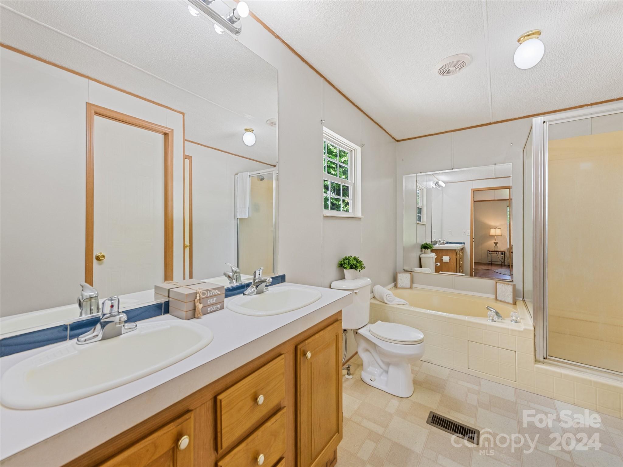 Pon De Rosa Hills - Residential