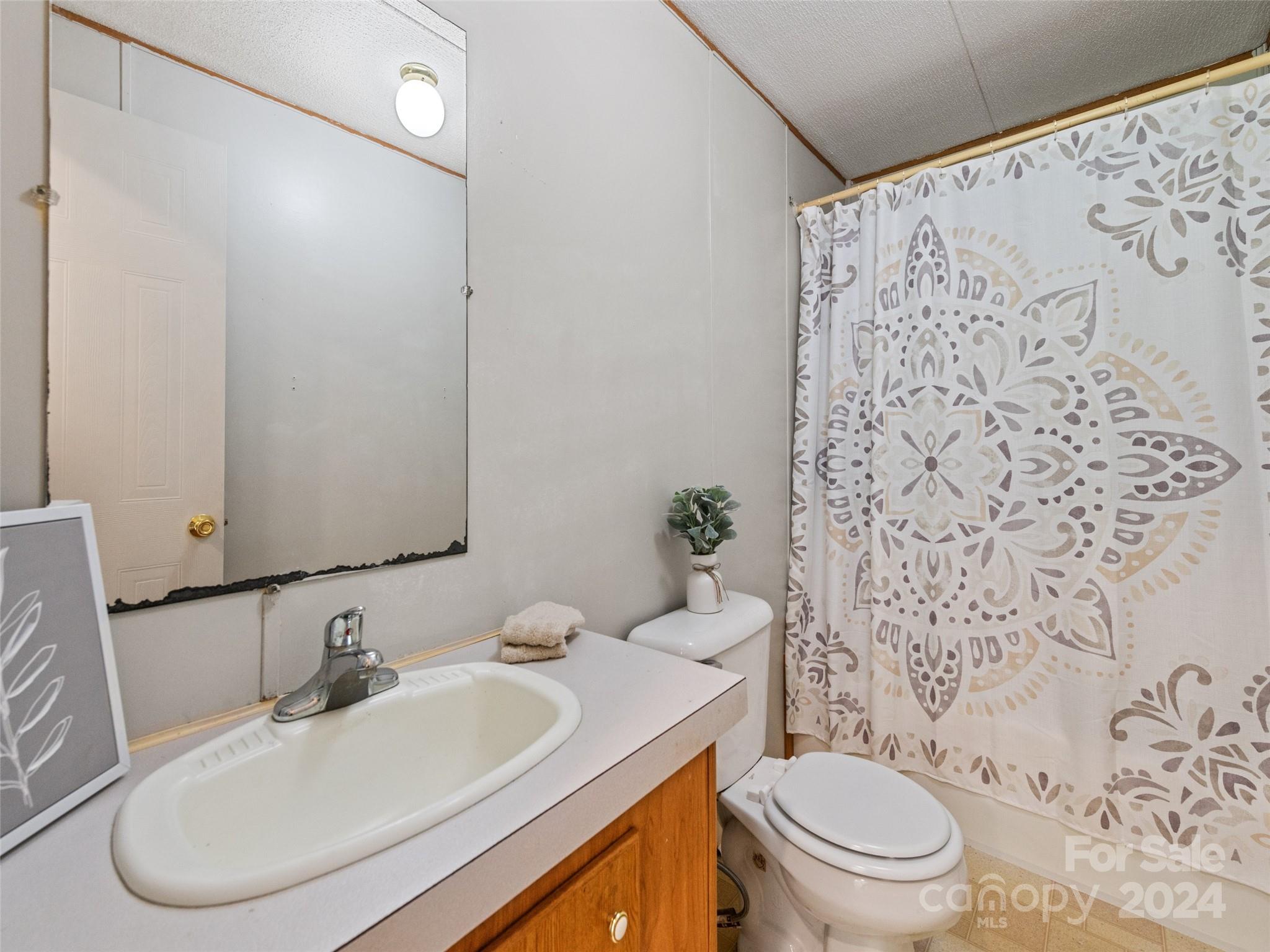 Pon De Rosa Hills - Residential