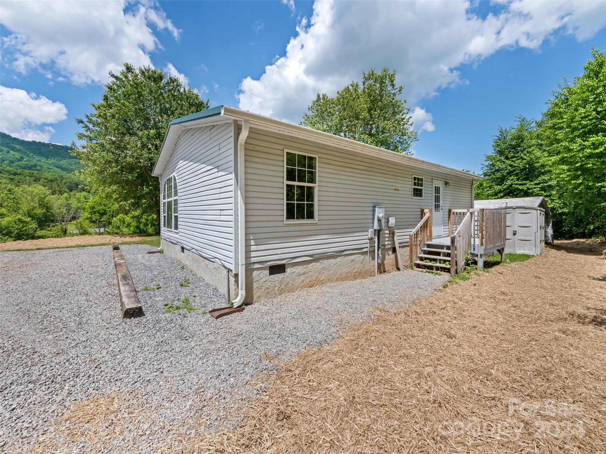 Pon De Rosa Hills - Residential