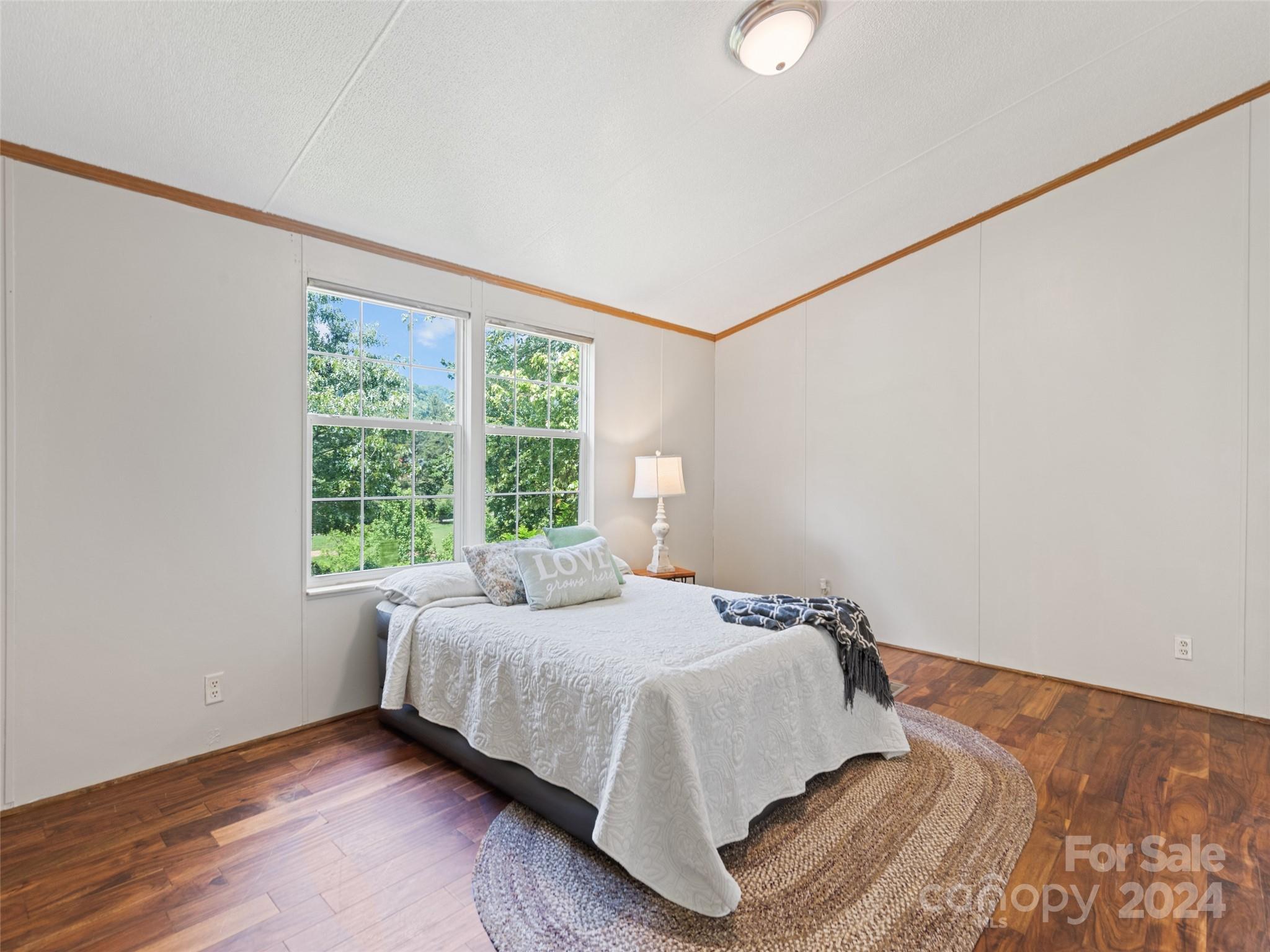 Pon De Rosa Hills - Residential