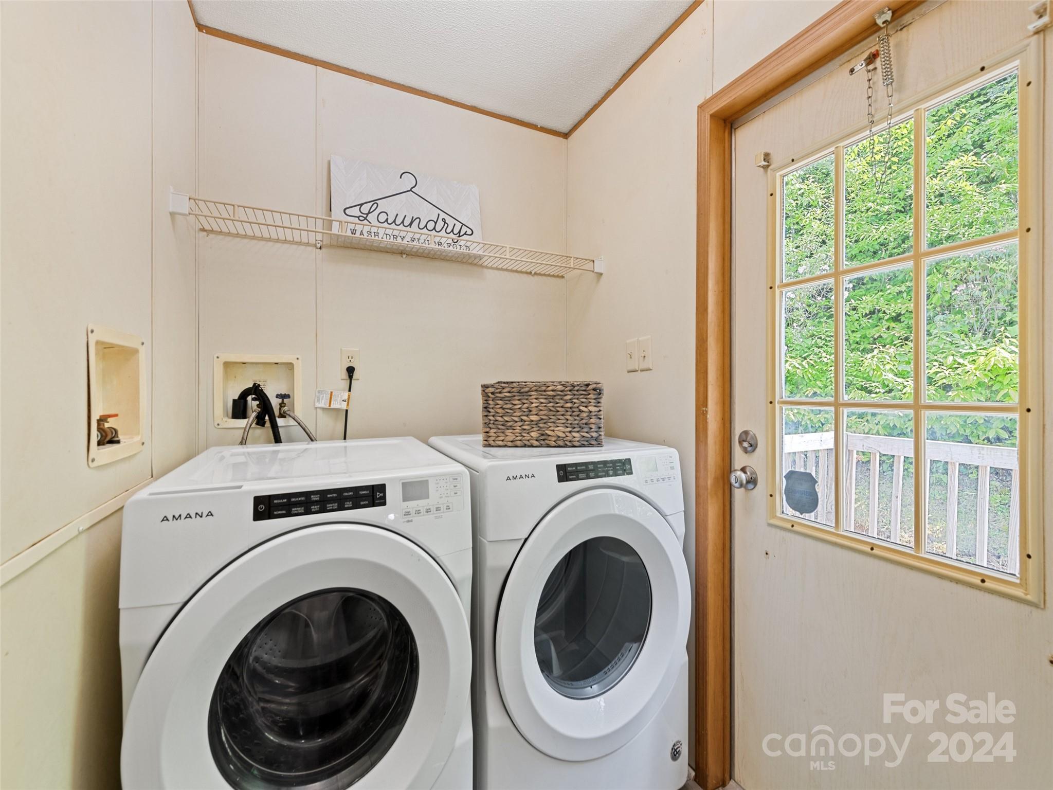 Pon De Rosa Hills - Residential