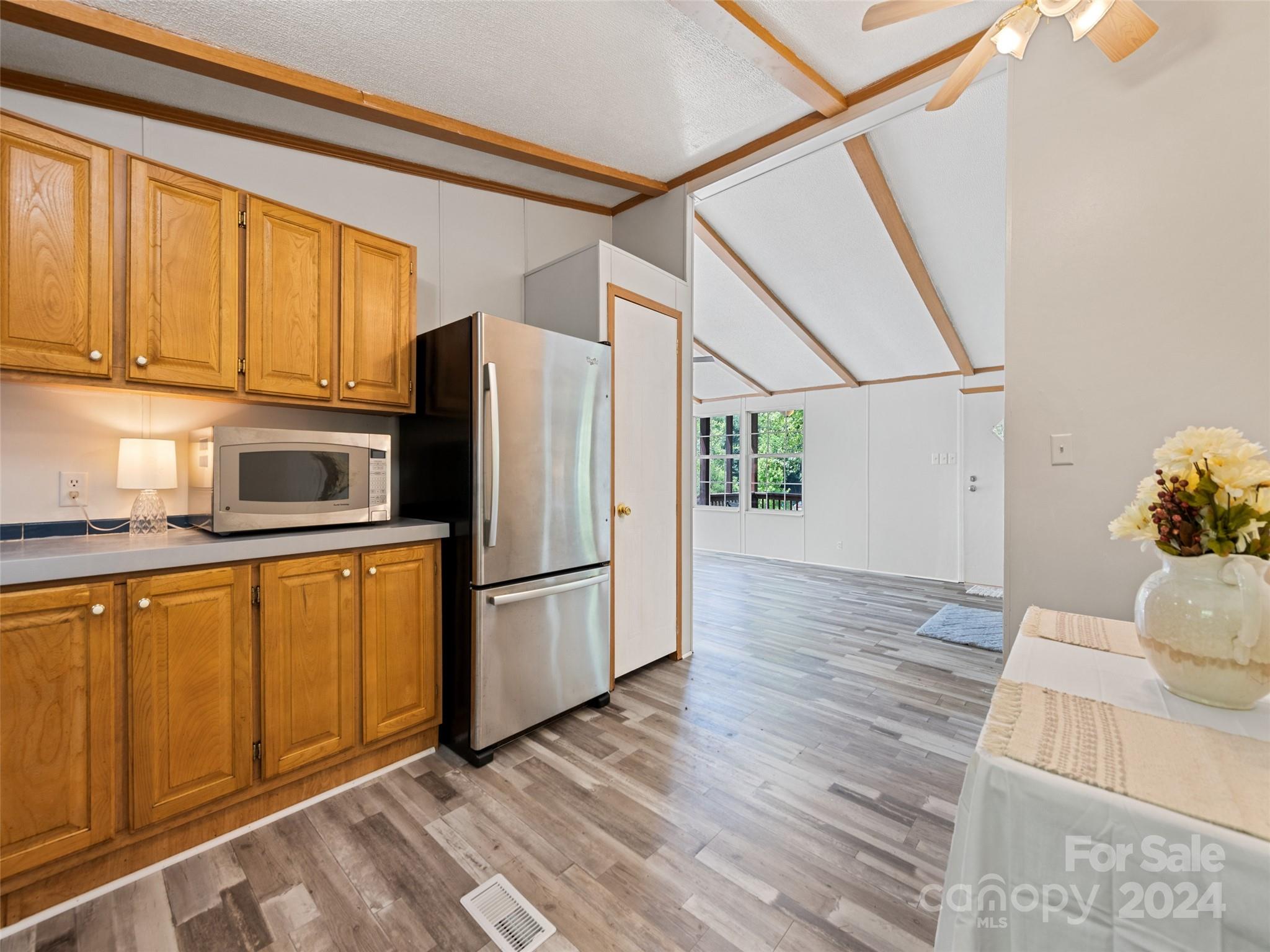 Pon De Rosa Hills - Residential