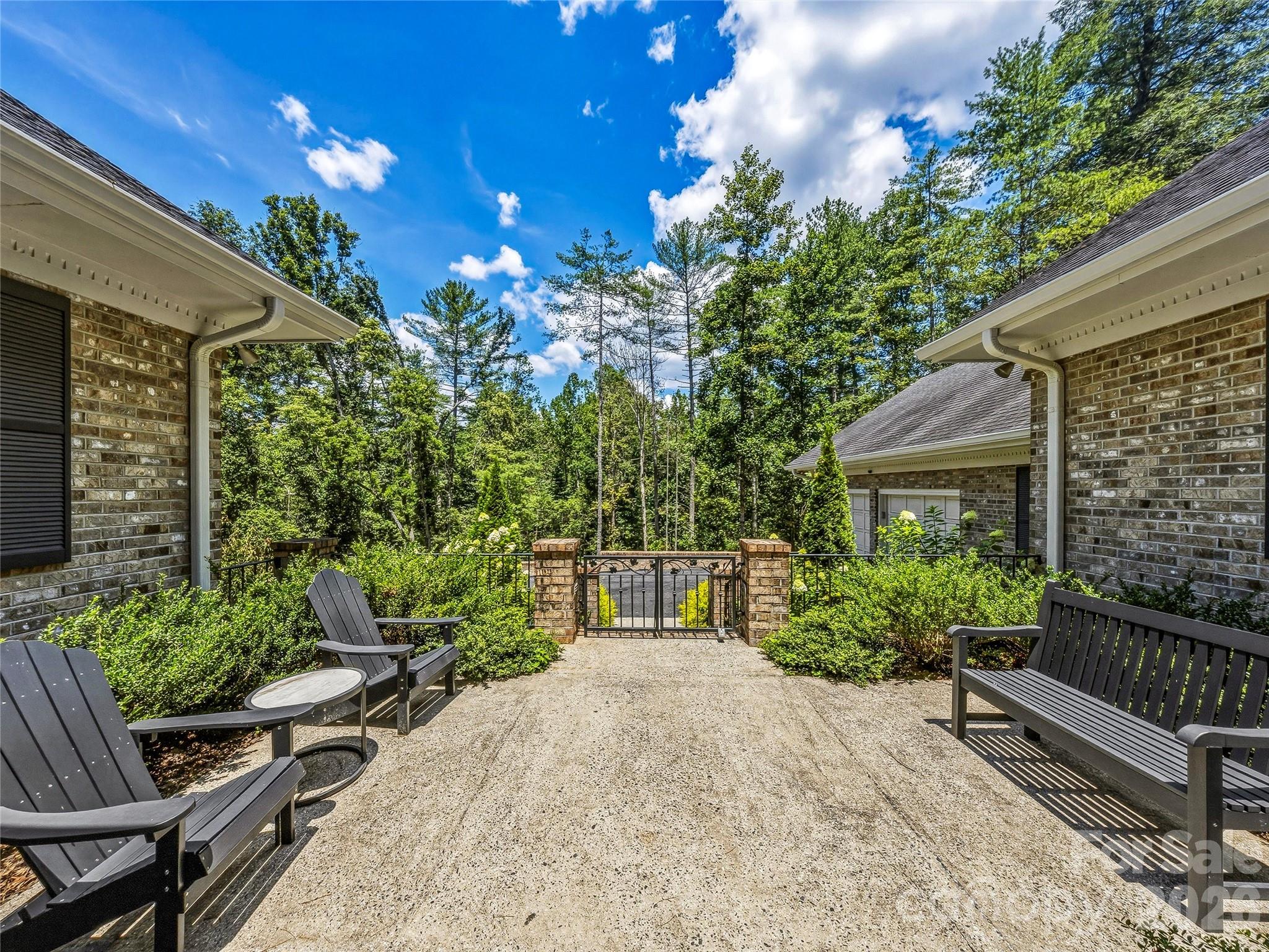 4 Hemlock Road