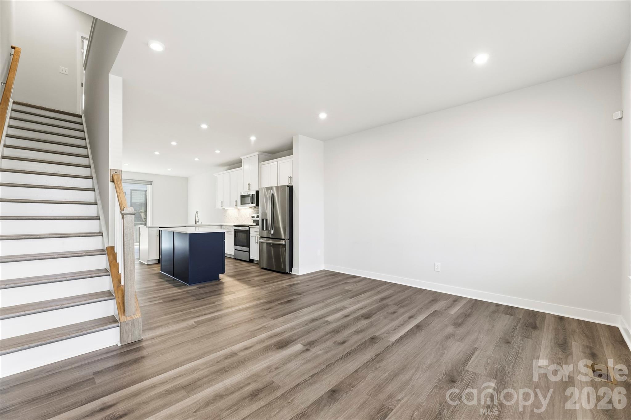 1049 Simcoe Lane