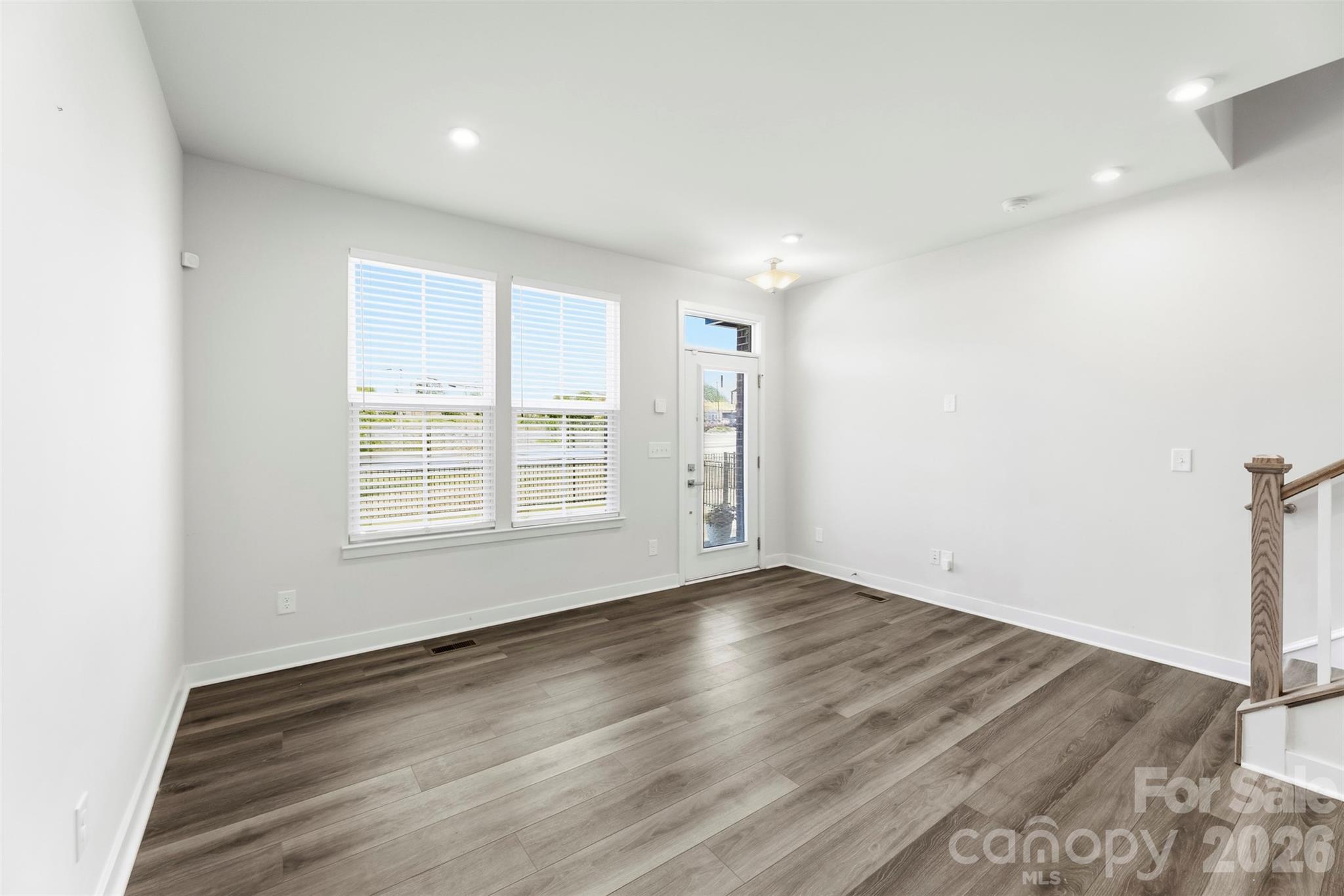 1049 Simcoe Lane