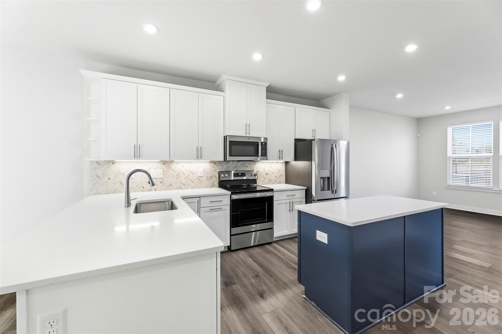 1049 Simcoe Lane
