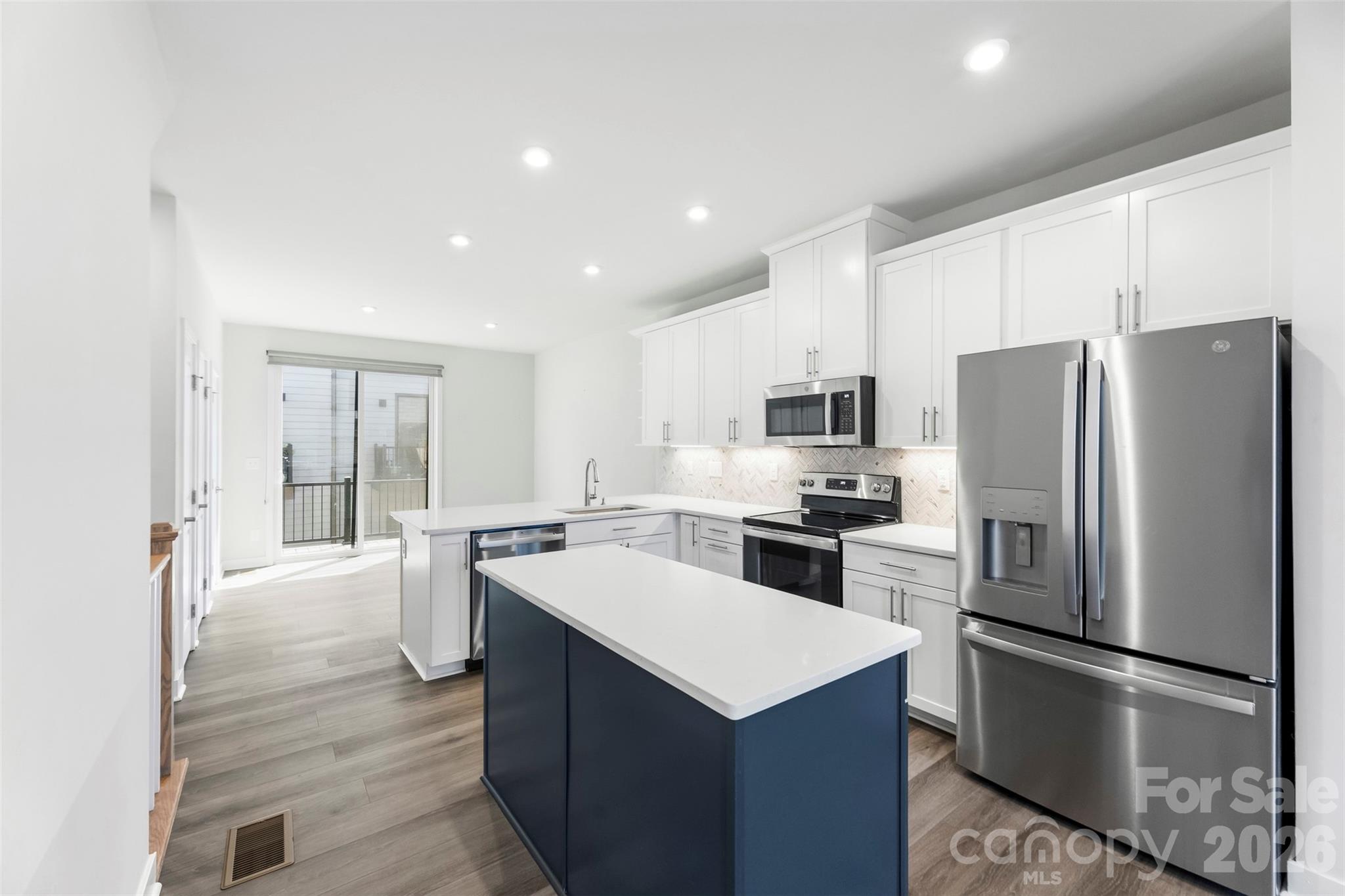 1049 Simcoe Lane