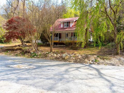 Photo of 306 Southside Drive, Chimney Rock, NC 28720 (MLS # 4365604)