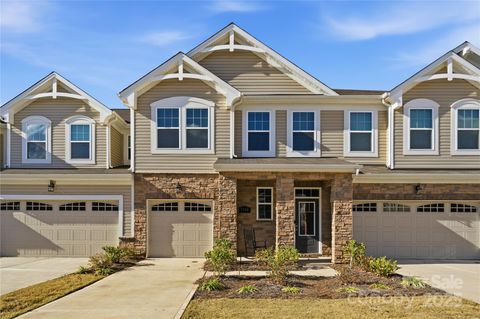Photo of 7034 Levelcross Lane, Charlotte, NC 28269 (MLS # 4324463)