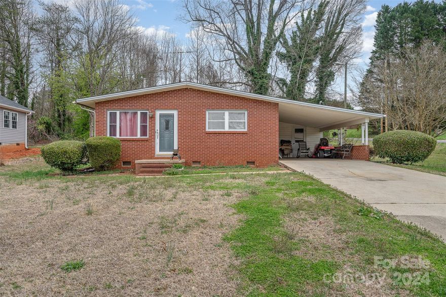 Welcome to a prime investment opportunity or a perfect starter home! Located in a growing community of Lincoln Heights Of Newton. This property offers a cozy plan featuring 3 beds and 1.5 baths. DO NOT MISS OUT ON THIS OPPORTUNITY - claim your first home or perhaps one of many investment properties - SELLING "AS IS" (MULTIPLE OFFERS )