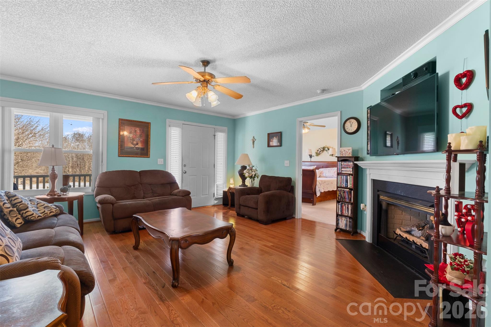 921 HOLLOW HILL Court