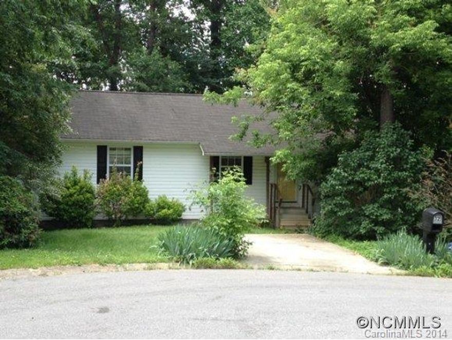 3 bed/2 bath ranch located at the end of the cul de sac and just off Leicester Hwy for easy access to all Asheville has to offer.  Home features a traditional floorplan, private backyard, and full/unfinished/walk-out basement. Ready for new owners to make some updates, move-in, and make it their own!
