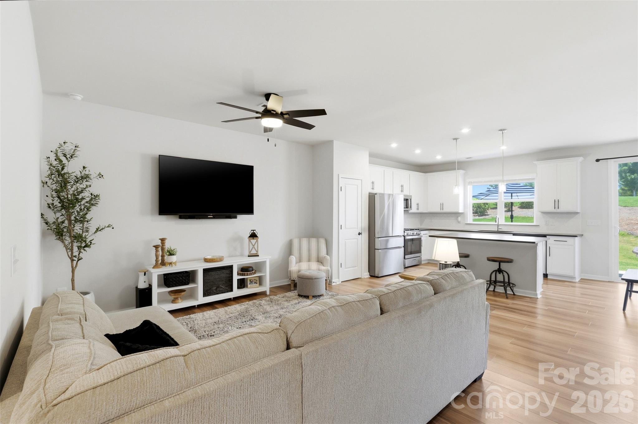 2037 Howell Creek Way