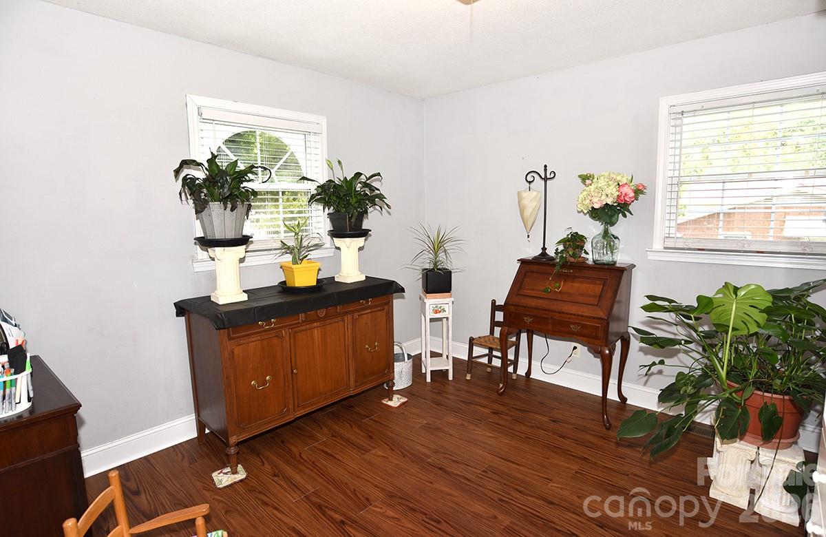 Happy Hollow - Residential