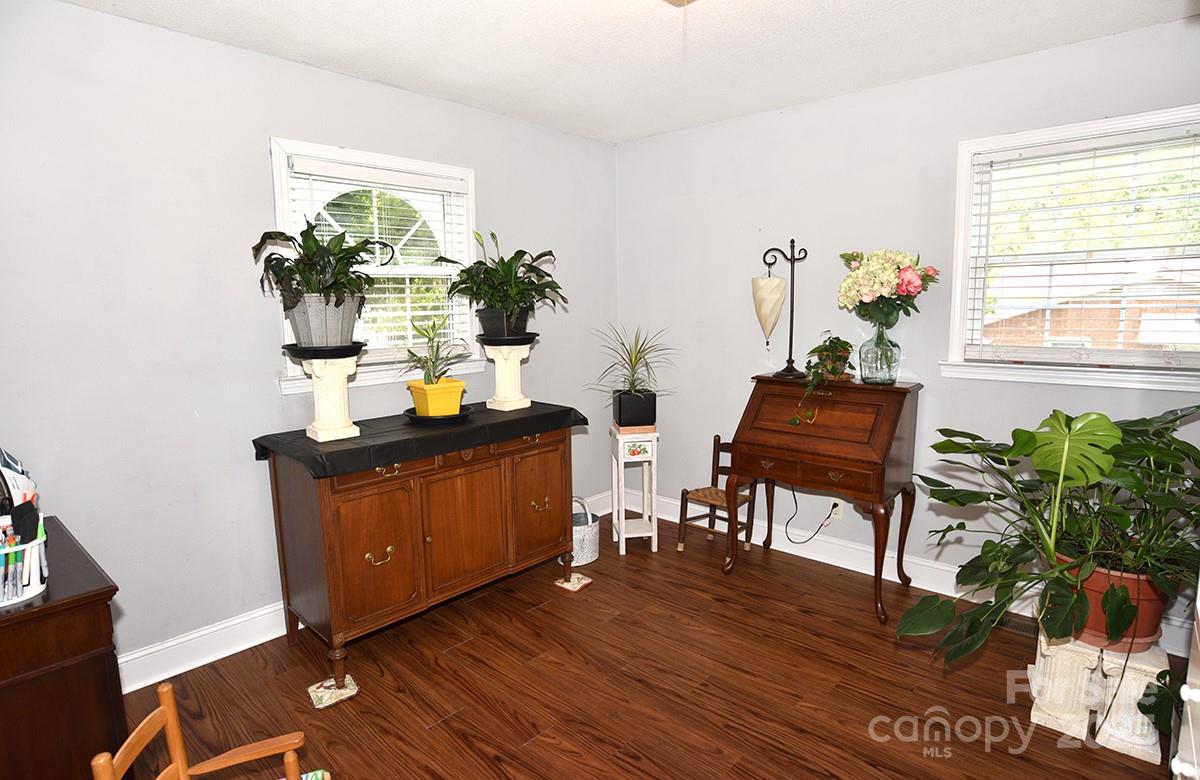 Happy Hollow - Residential