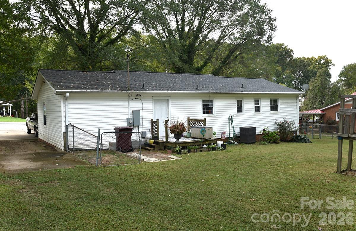 Happy Hollow - Residential