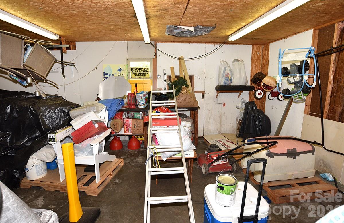 Happy Hollow - Residential