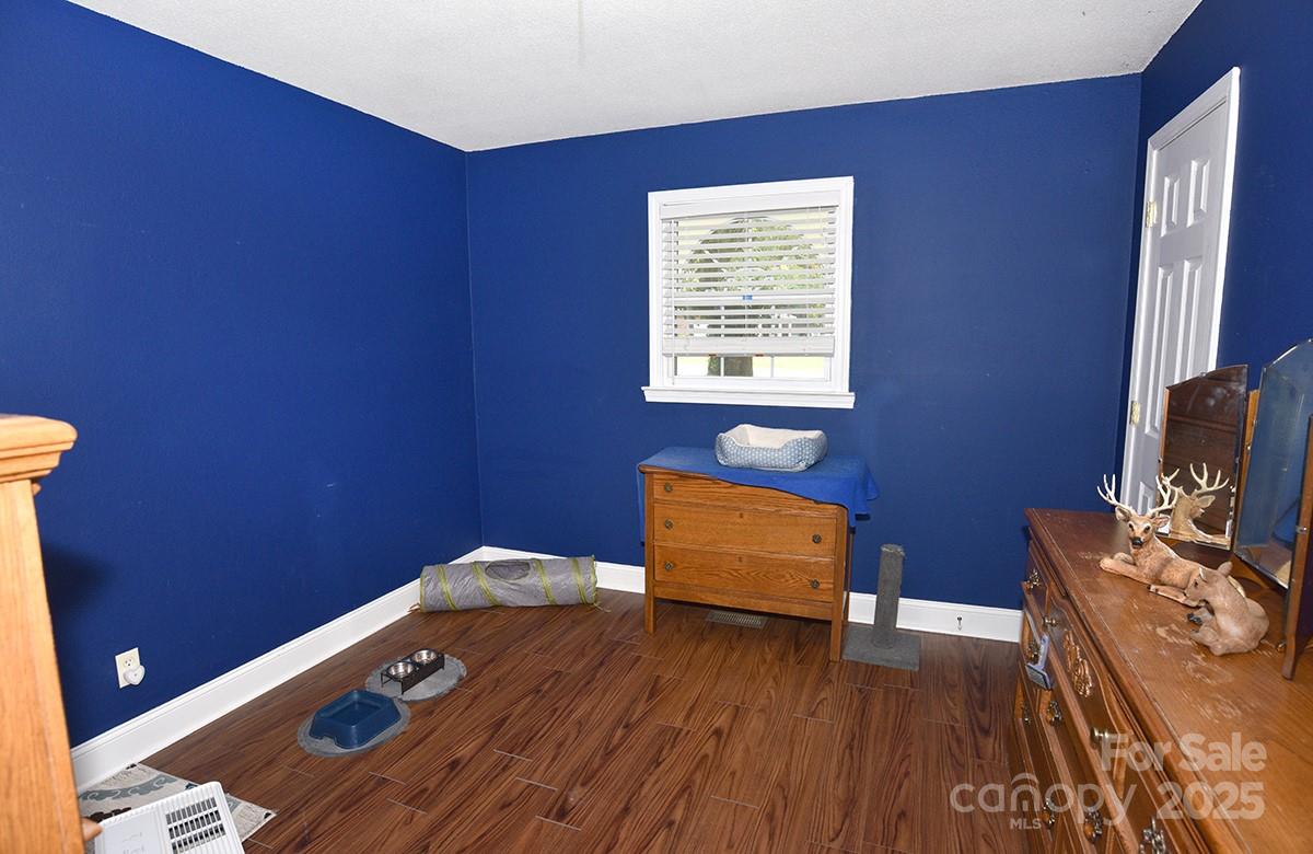 Happy Hollow - Residential